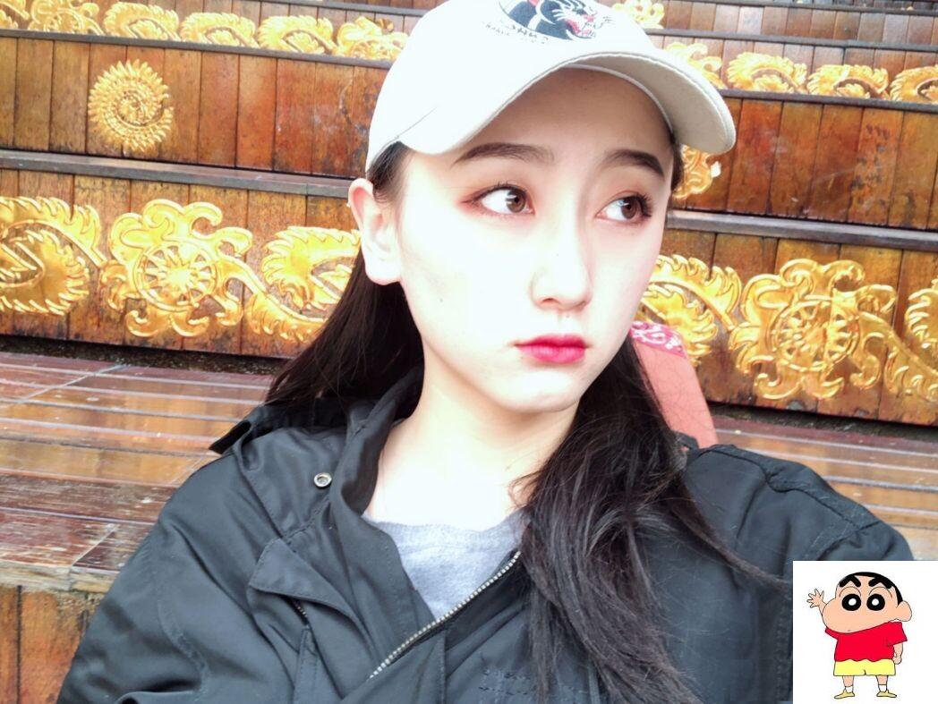 极品小姐姐口爆顔射任由你选，但是骚劲满满 (9P)