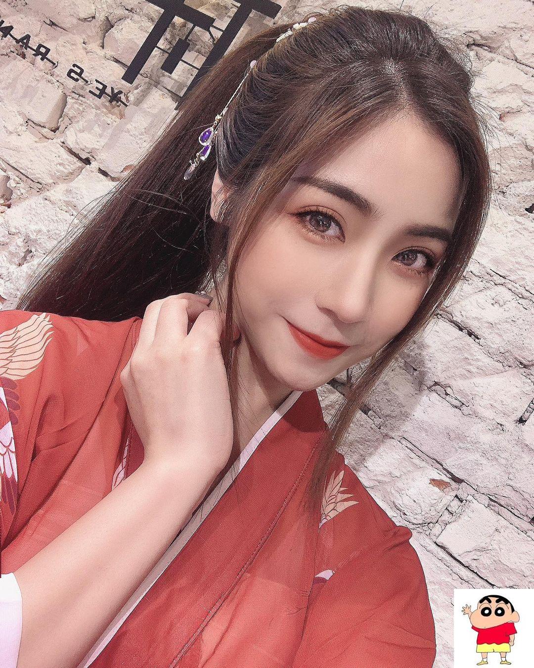 五官深邃气质正妹小瑷 雪白美肌＋性感曲线迷人的颜值让人暴动了 (16P)