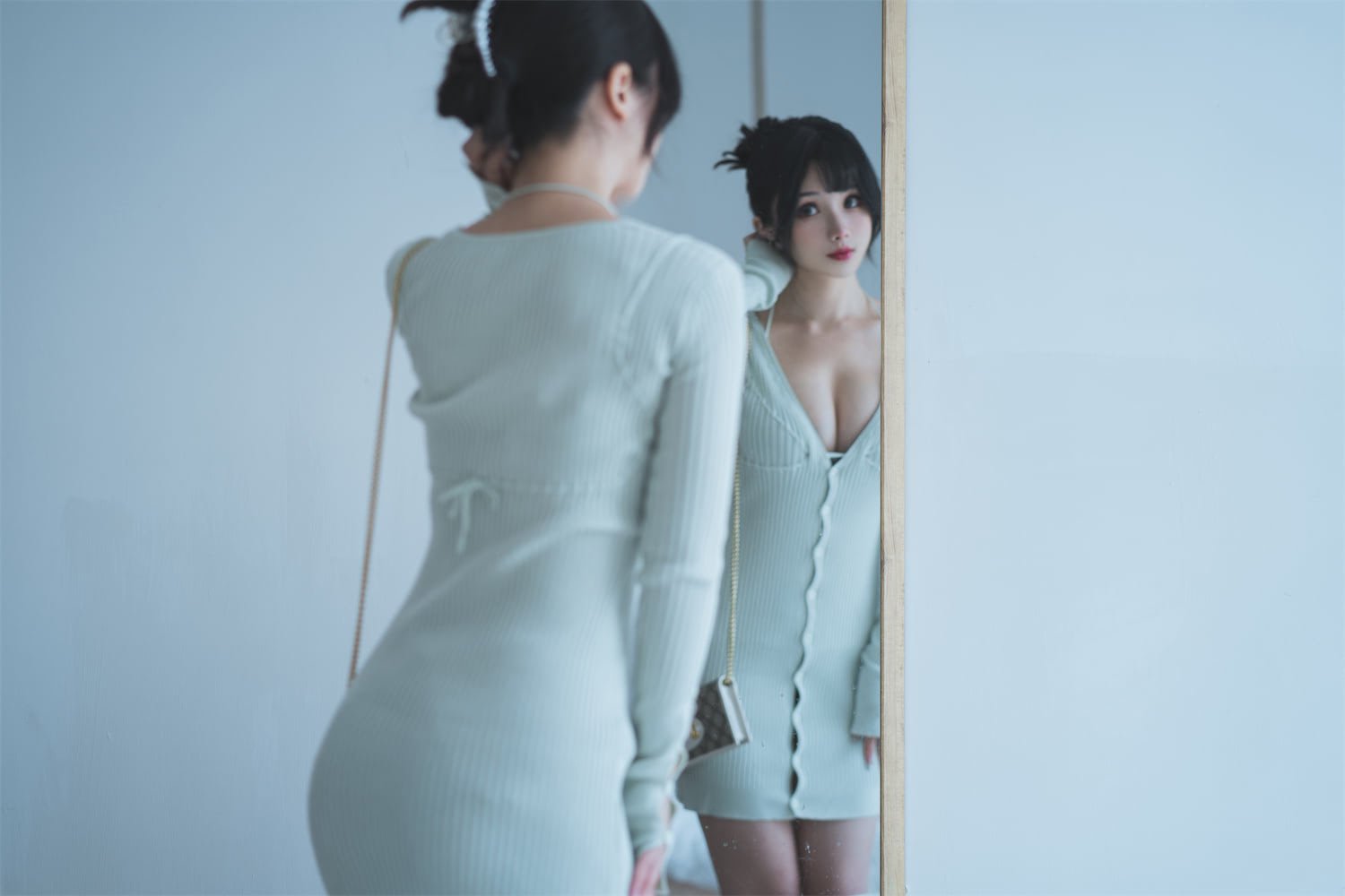 rioko凉凉子 人妻毛衣