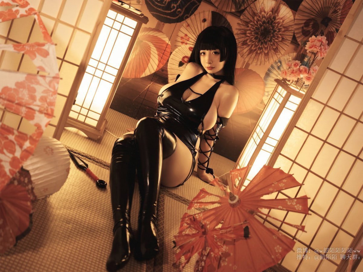 韶陌陌 黑胶衣忍者