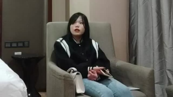 约操巨乳骚女,一线天肥穴